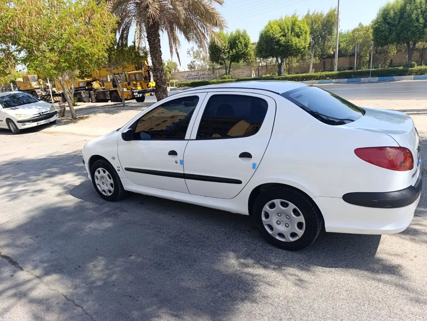 پژو ۲۰۶ صندوق دار v8 - 1394