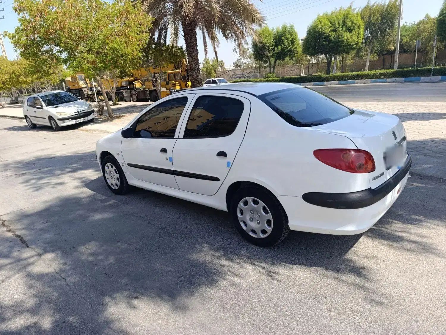 پژو ۲۰۶ صندوق دار v8 - 1394