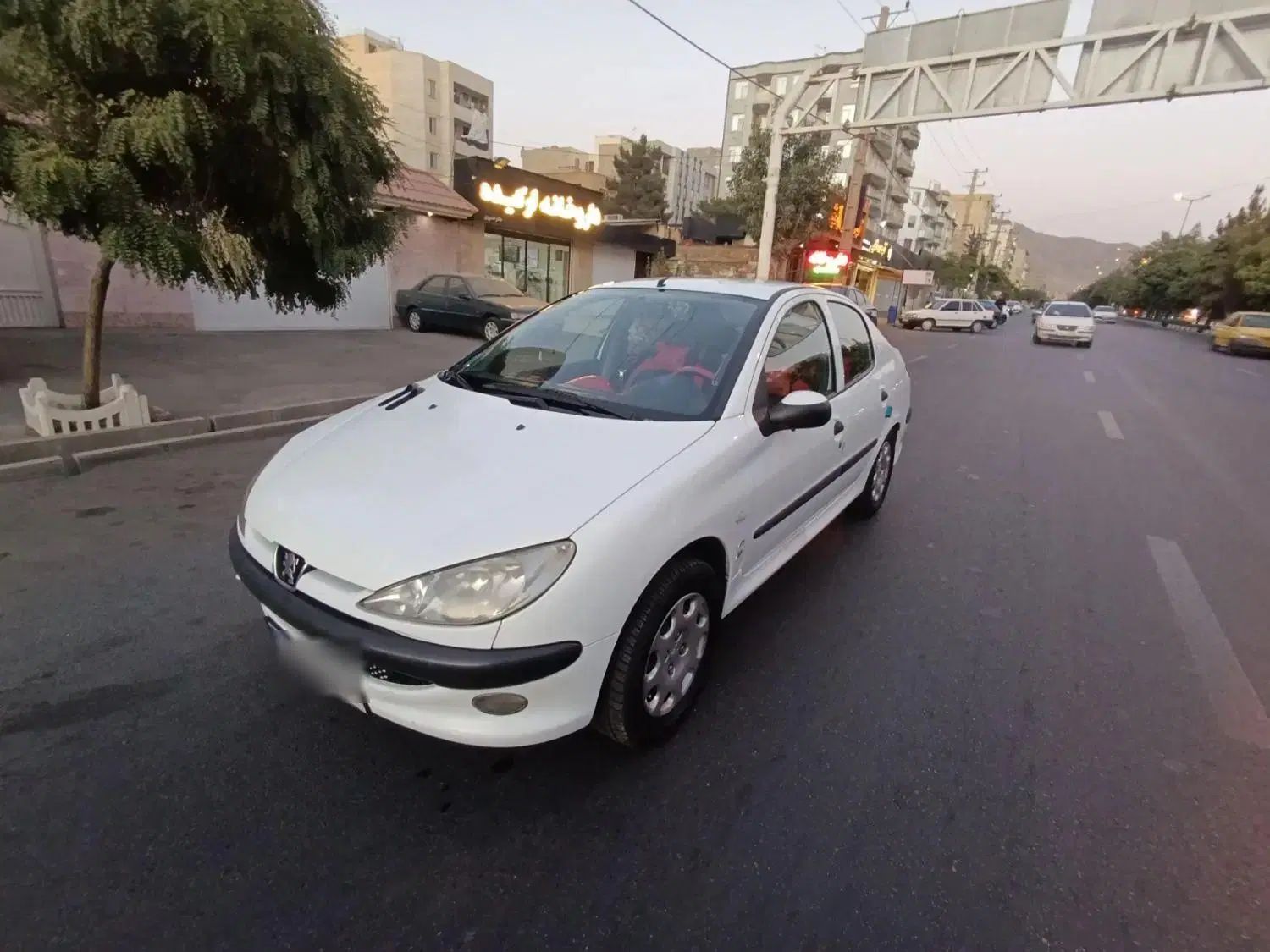 پژو ۲۰۶ صندوق دار v8 - 1399