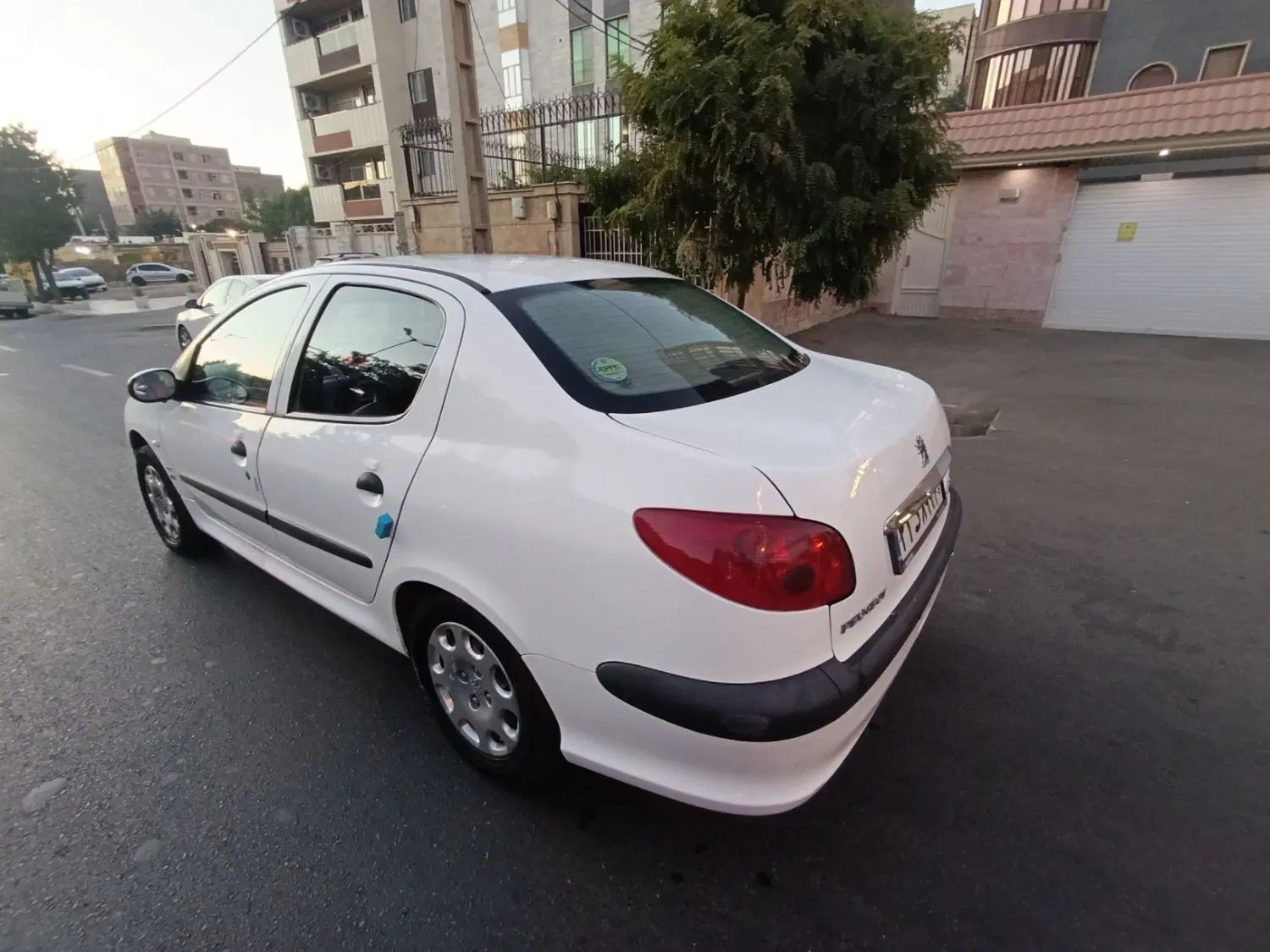 پژو ۲۰۶ صندوق دار v8 - 1399
