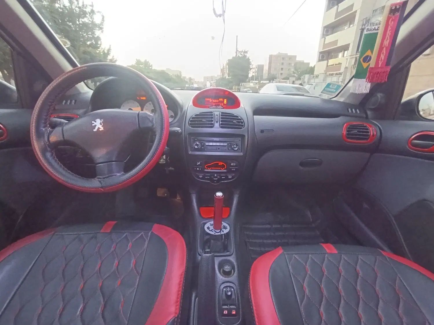 پژو ۲۰۶ صندوق دار v8 - 1399