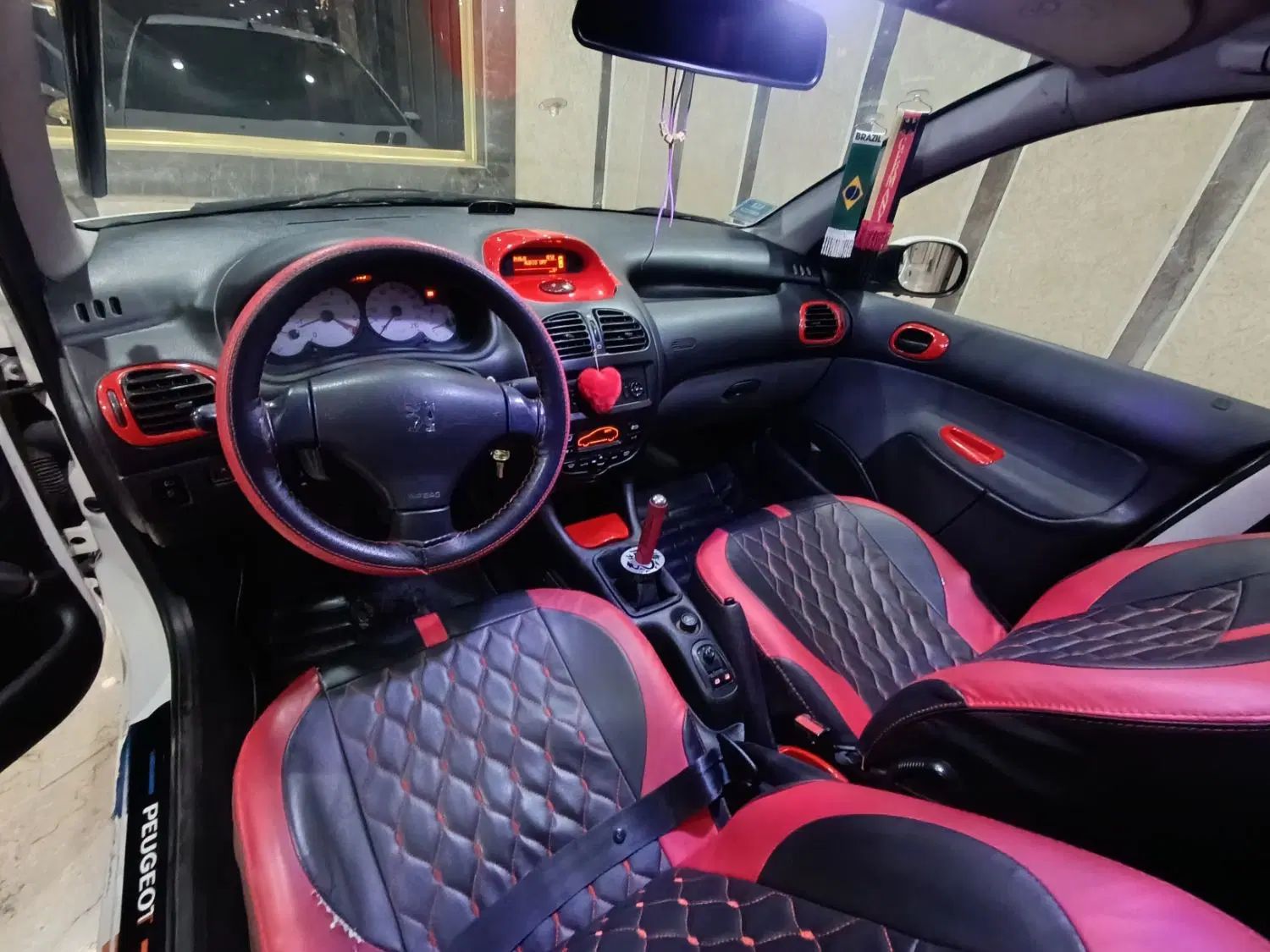 پژو ۲۰۶ صندوق دار v8 - 1399