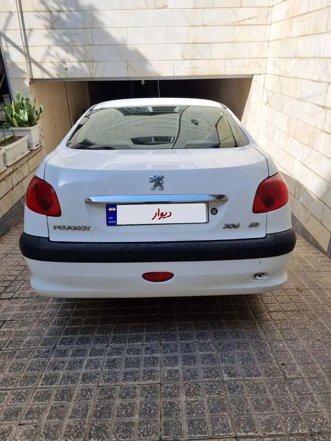 پژو ۲۰۶ صندوق دار v8 - 1395