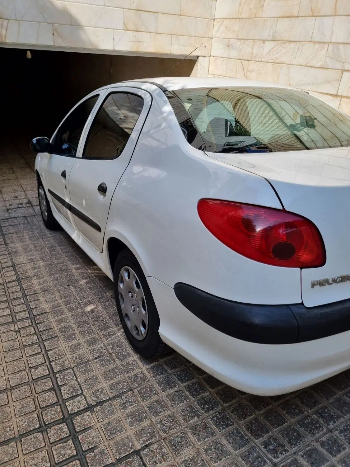 پژو ۲۰۶ صندوق دار v8 - 1395