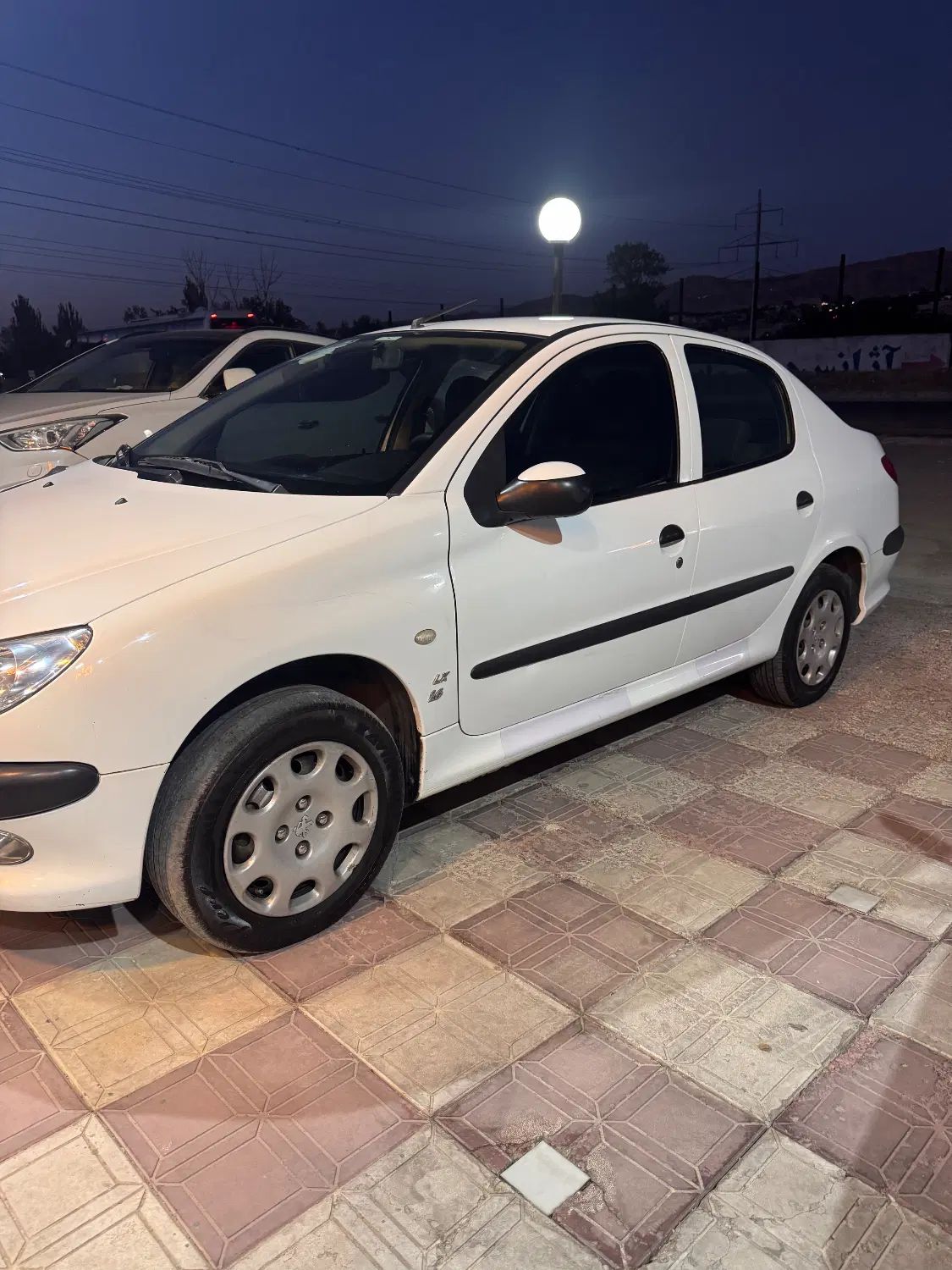 پژو ۲۰۶ صندوق دار v8 - 1396
