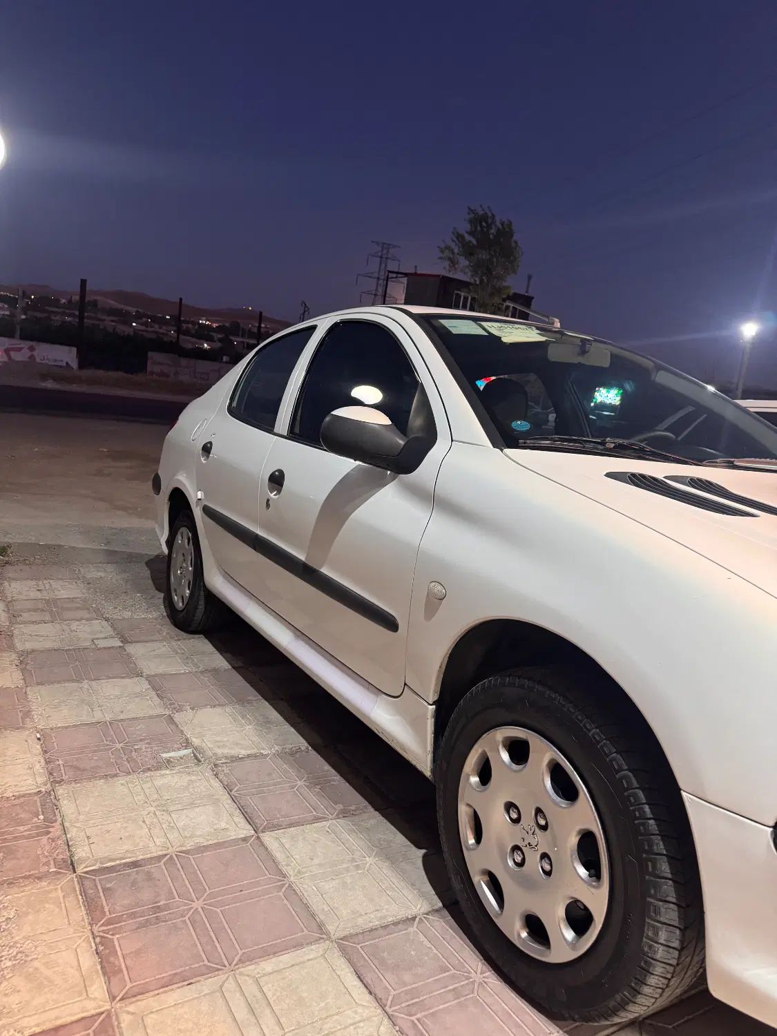 پژو ۲۰۶ صندوق دار v8 - 1396