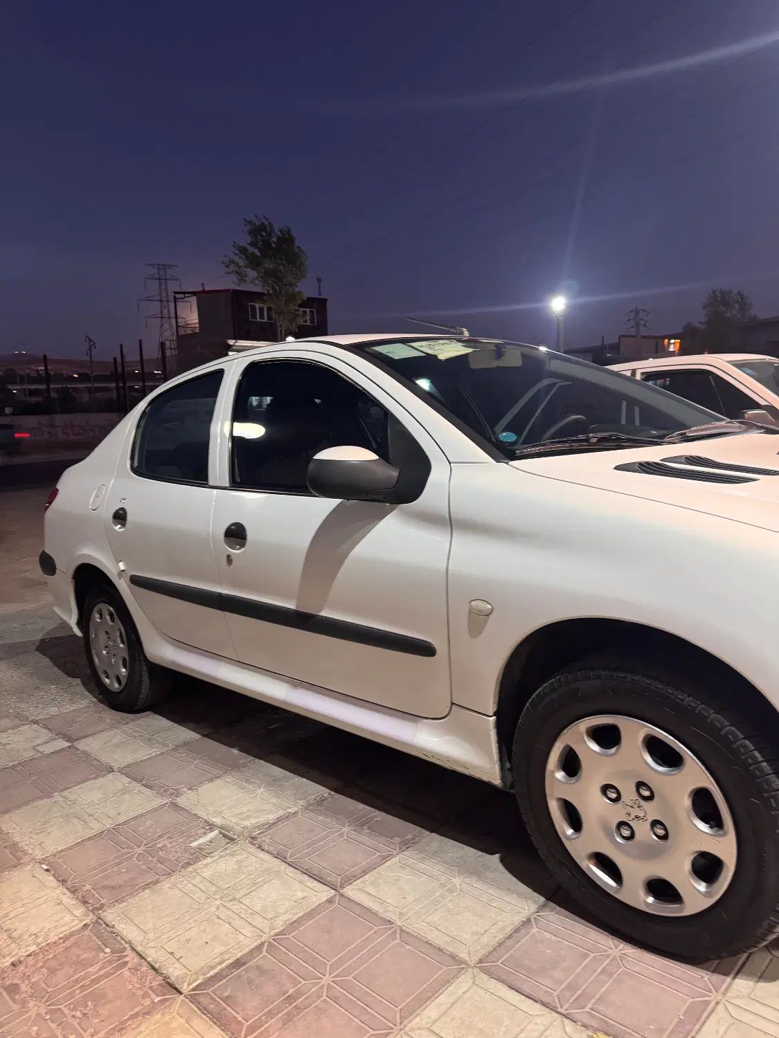 پژو ۲۰۶ صندوق دار v8 - 1396