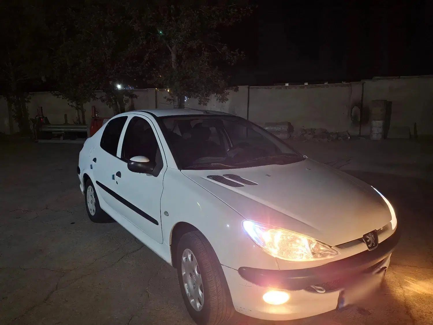 پژو ۲۰۶ صندوق دار v8 - 1398