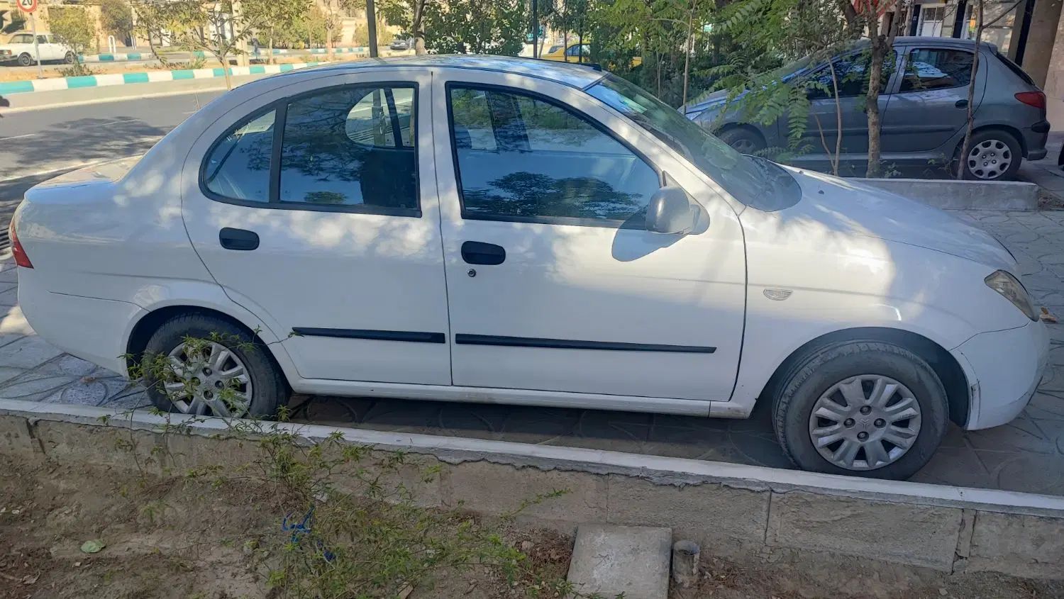 تیبا صندوق دار SX - 1400