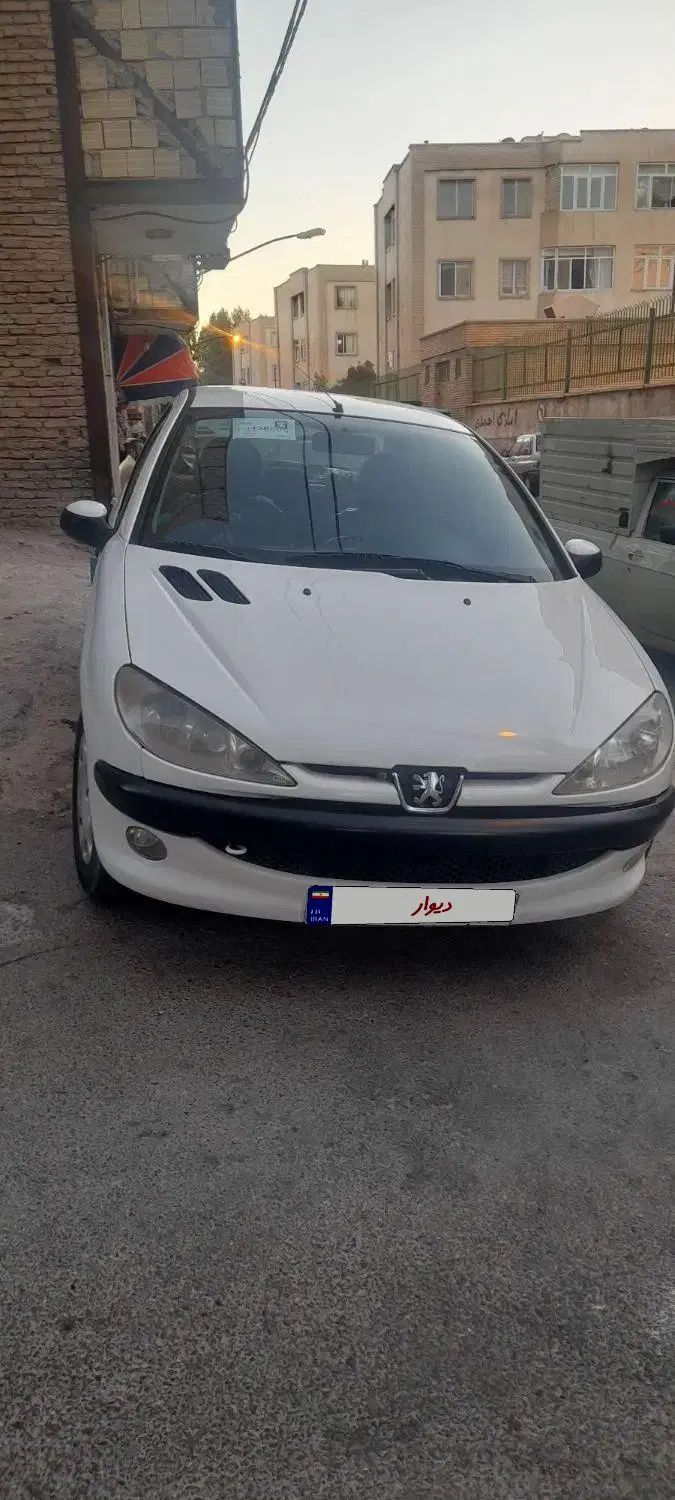 پژو ۲۰۶ صندوق دار v8 - 1396
