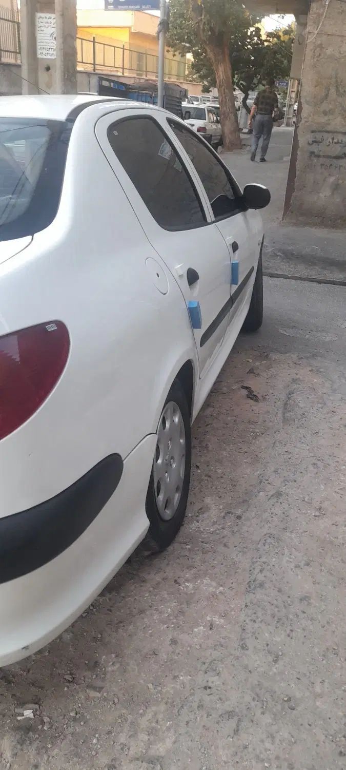 پژو ۲۰۶ صندوق دار v8 - 1396