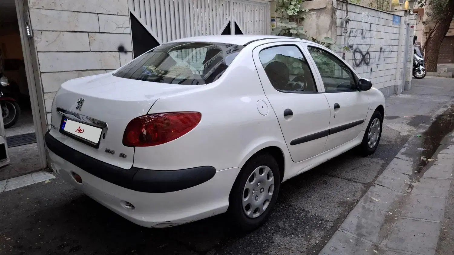 پژو ۲۰۶ صندوق دار v8 - 1393