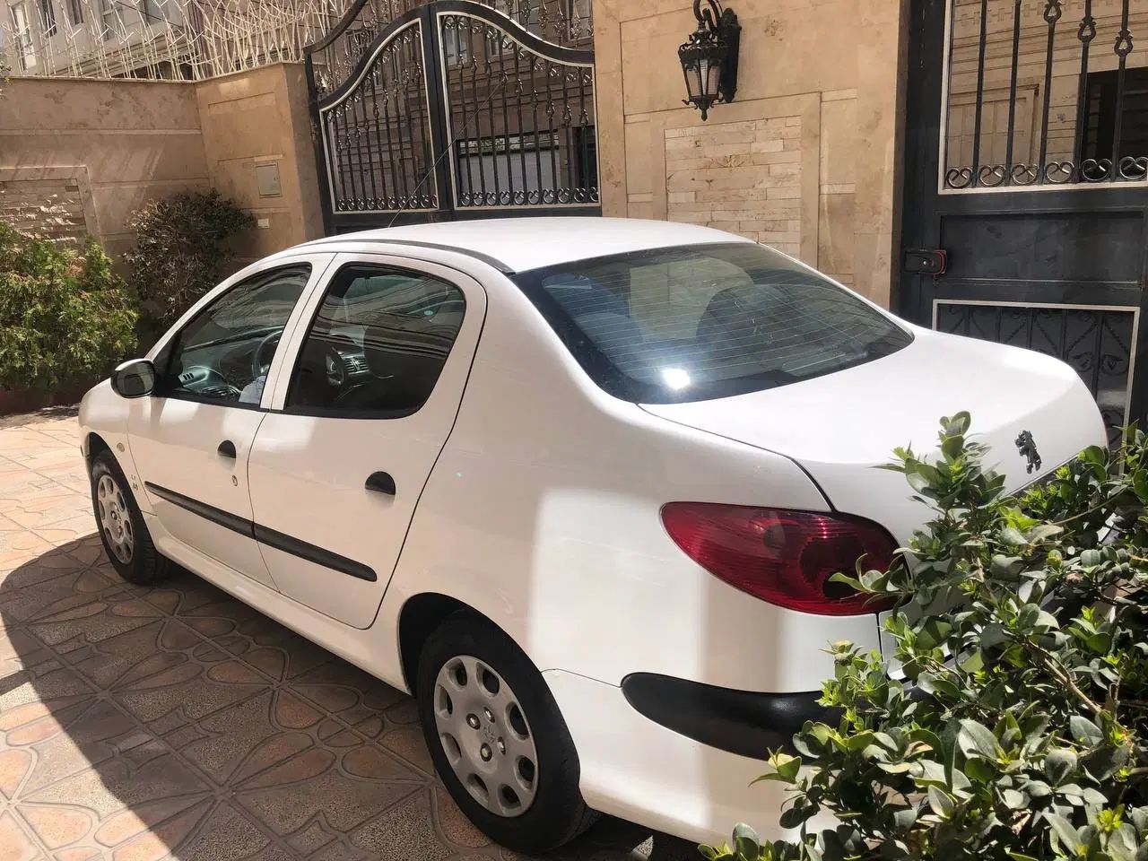 پژو ۲۰۶ صندوق دار v8 - 1394