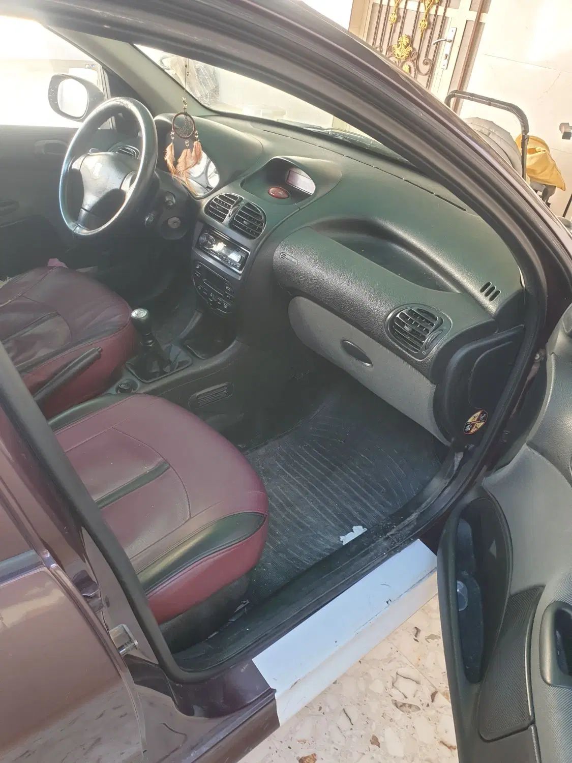 پژو ۲۰۶ صندوق دار v8 - 1398