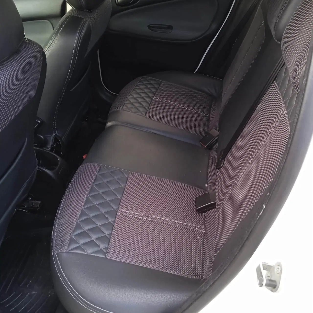 پژو ۲۰۶ صندوق دار v8 - 1400