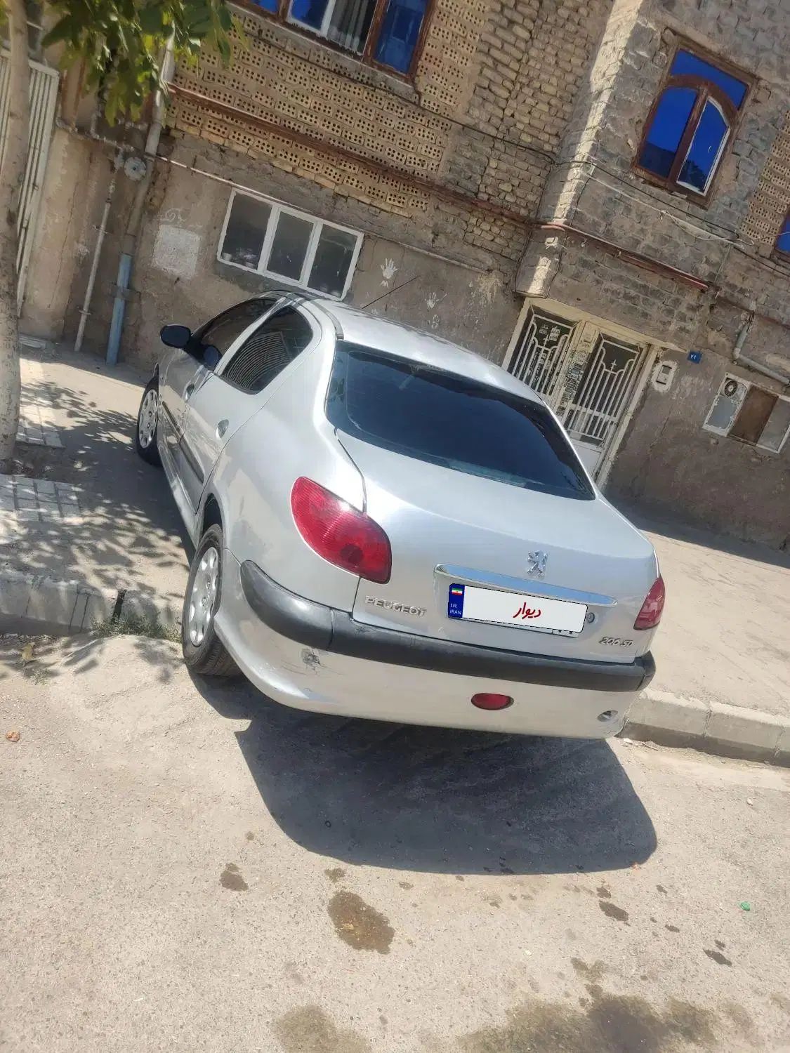 پژو ۲۰۶ صندوق دار v8 - 1392