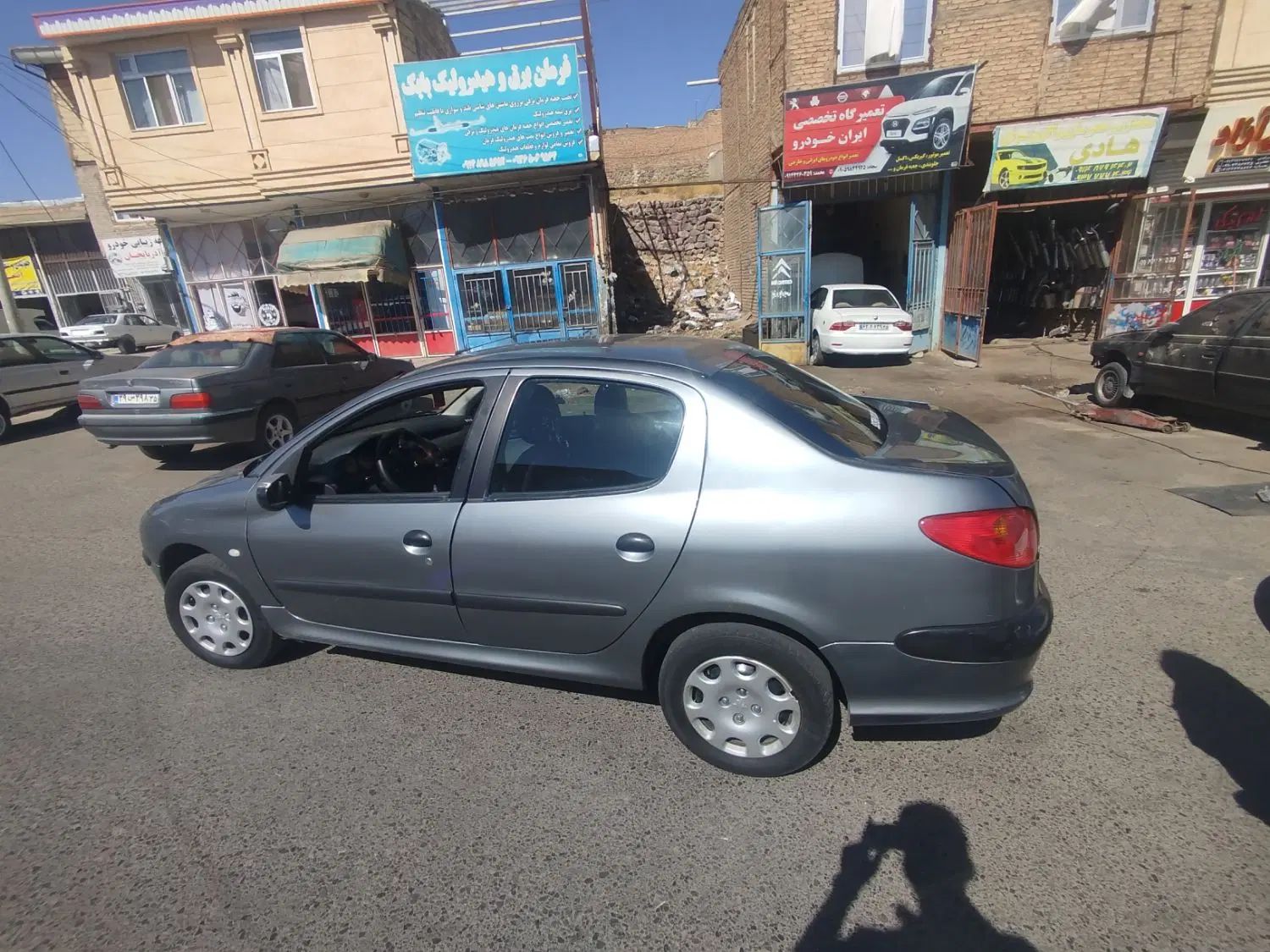 پژو ۲۰۶ صندوق دار v8 - 1392