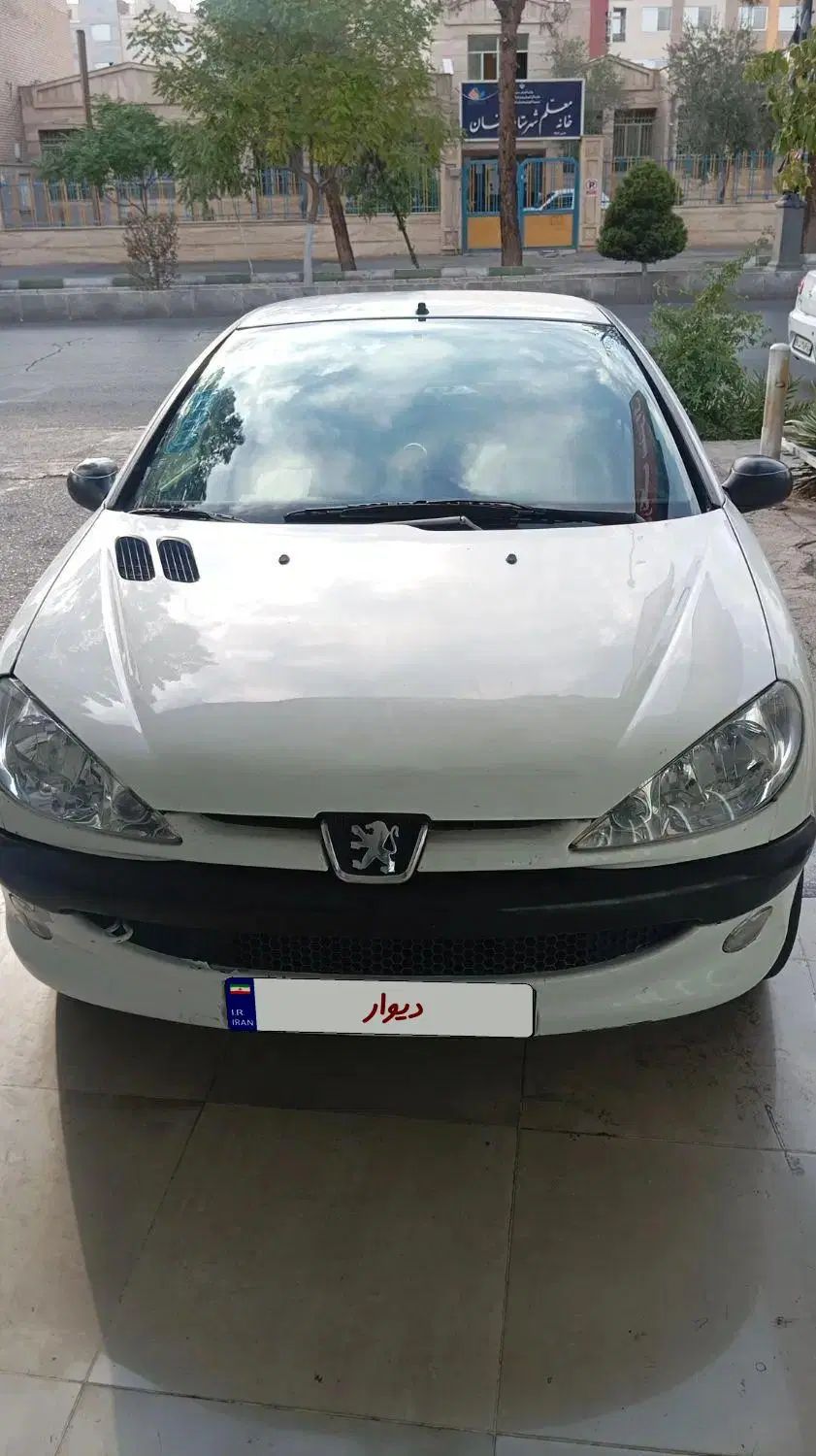 پژو ۲۰۶ صندوق دار v8 - 1390