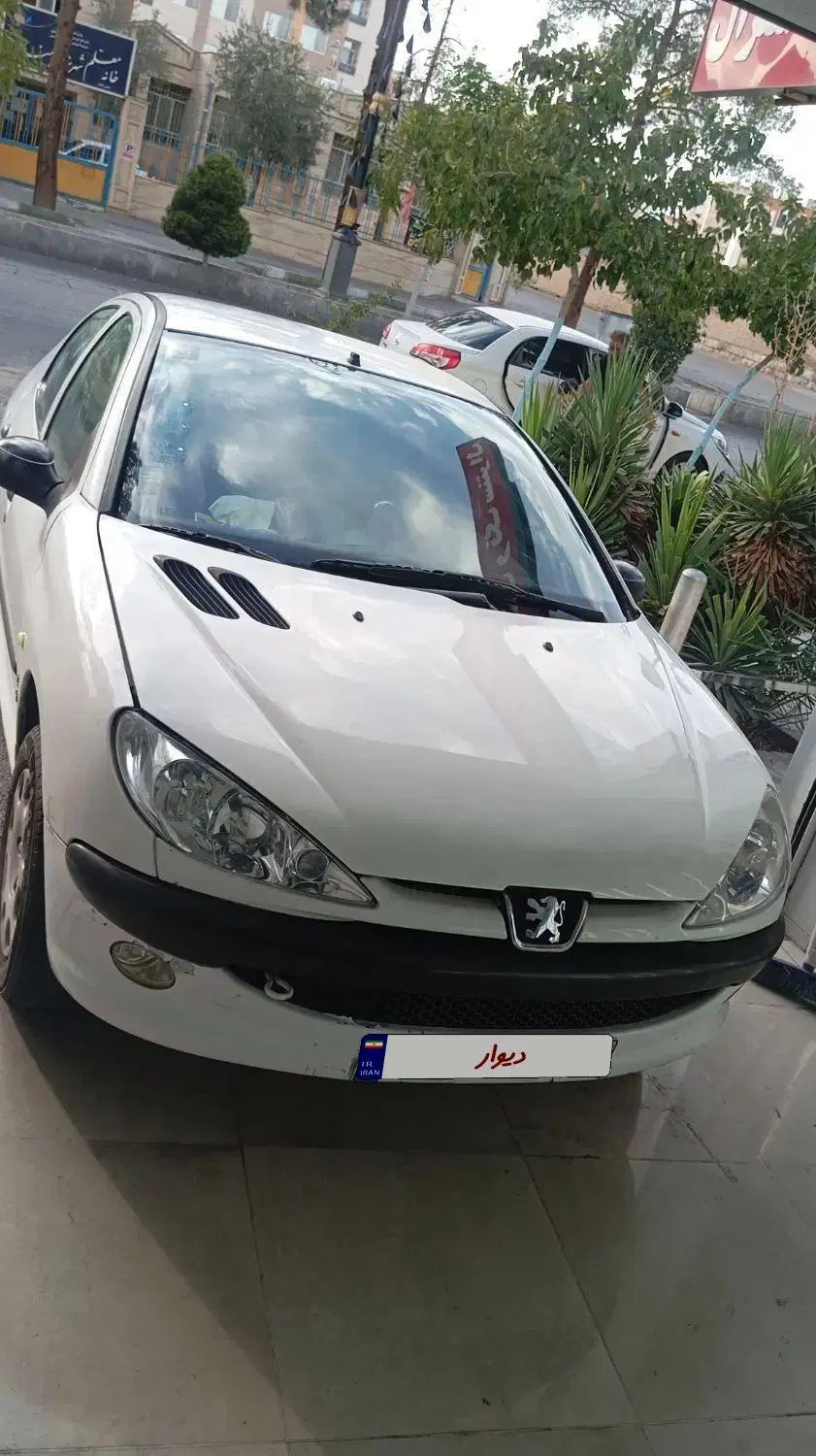پژو ۲۰۶ صندوق دار v8 - 1390