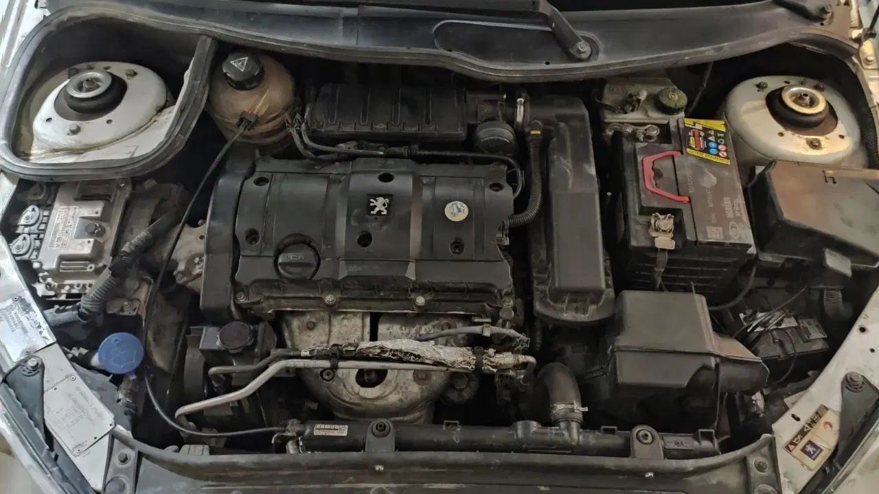 پژو ۲۰۶ صندوق دار v8 - 1386