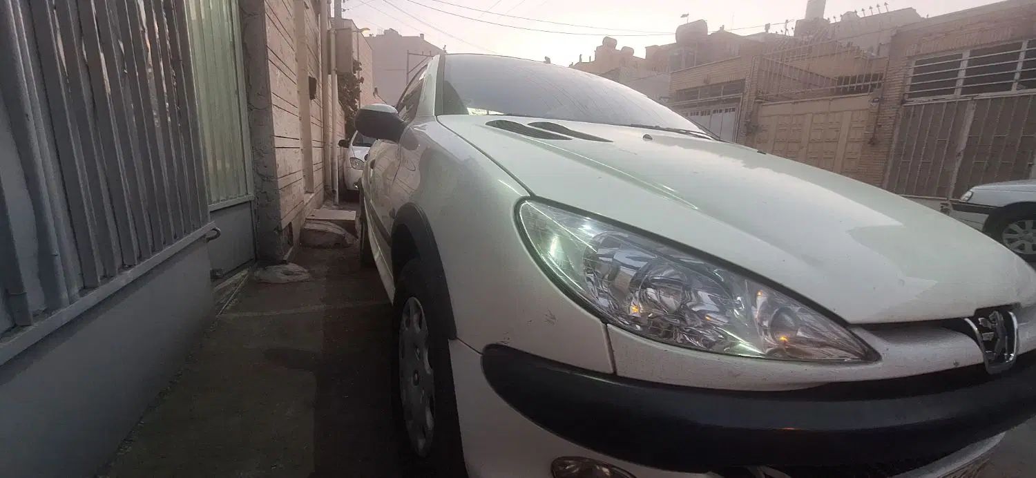 پژو ۲۰۶ صندوق دار v8 - 1393