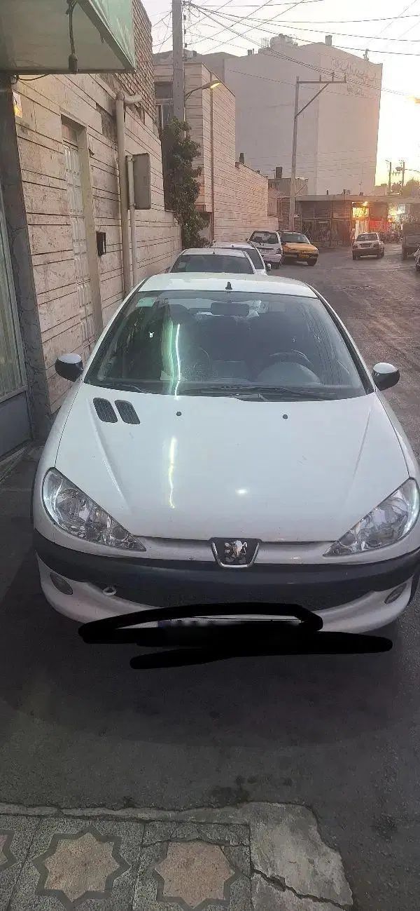 پژو ۲۰۶ صندوق دار v8 - 1393