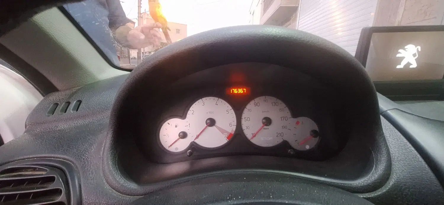 پژو ۲۰۶ صندوق دار v8 - 1393