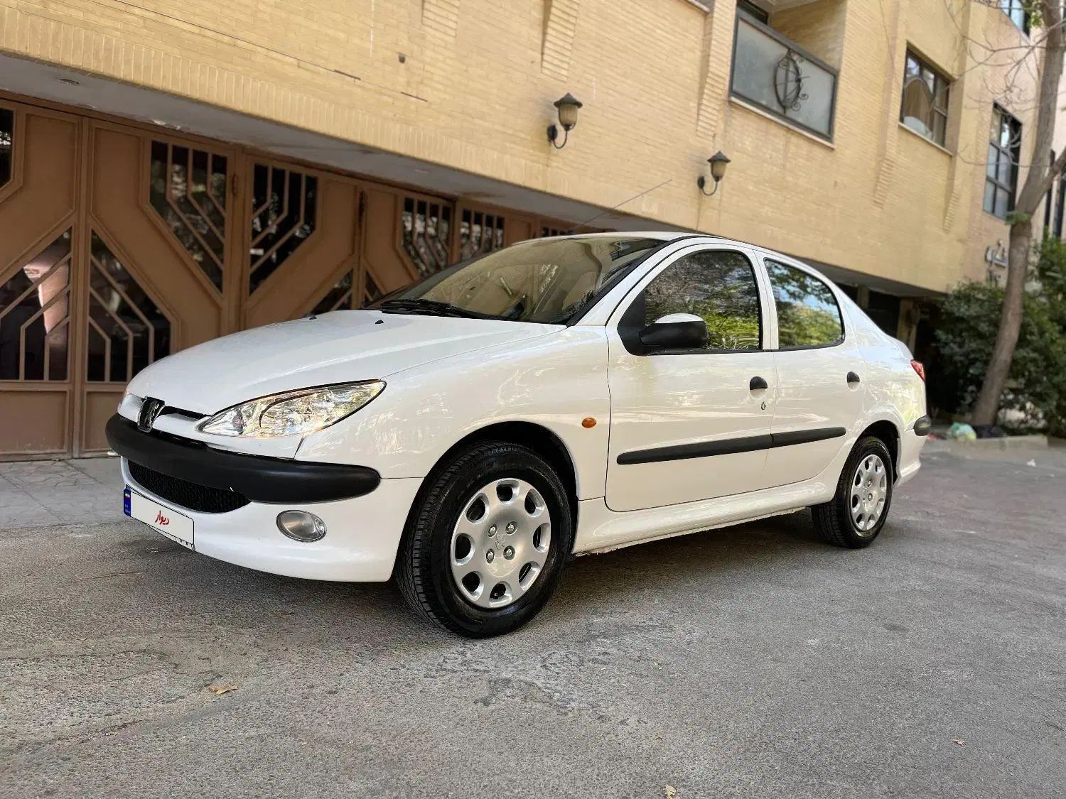 پژو ۲۰۶ صندوق دار v8 - 1396