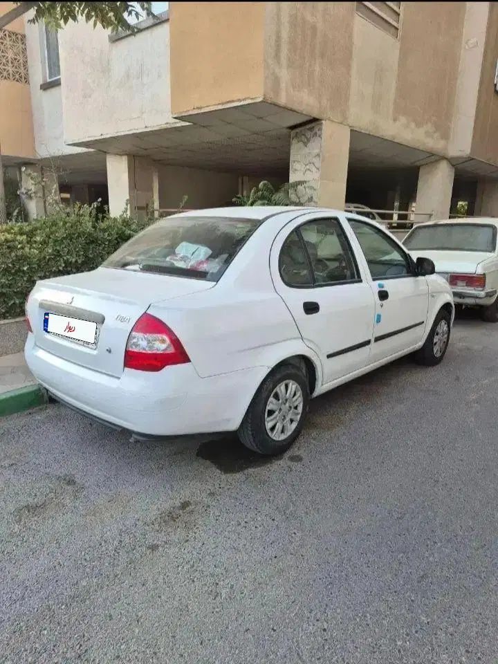 تیبا صندوق دار SX - 1401