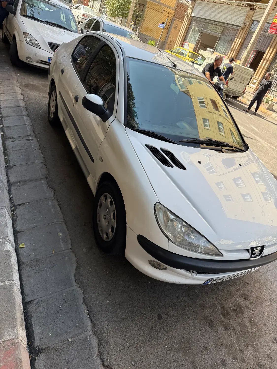 پژو ۲۰۶ صندوق دار v8 - 1390