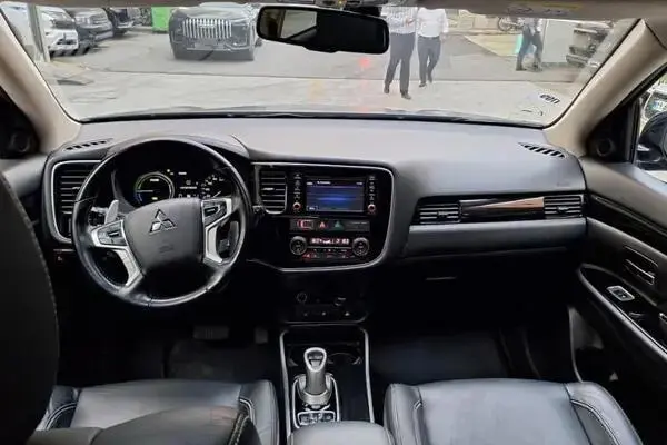 میتسوبیشی اوتلندر PHEV PHEV - 2018