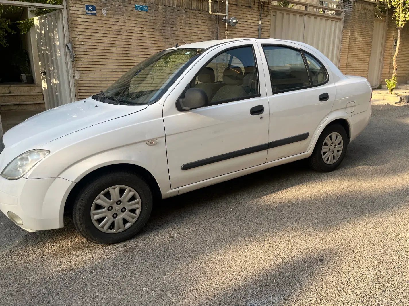 تیبا صندوق دار SX - 1392