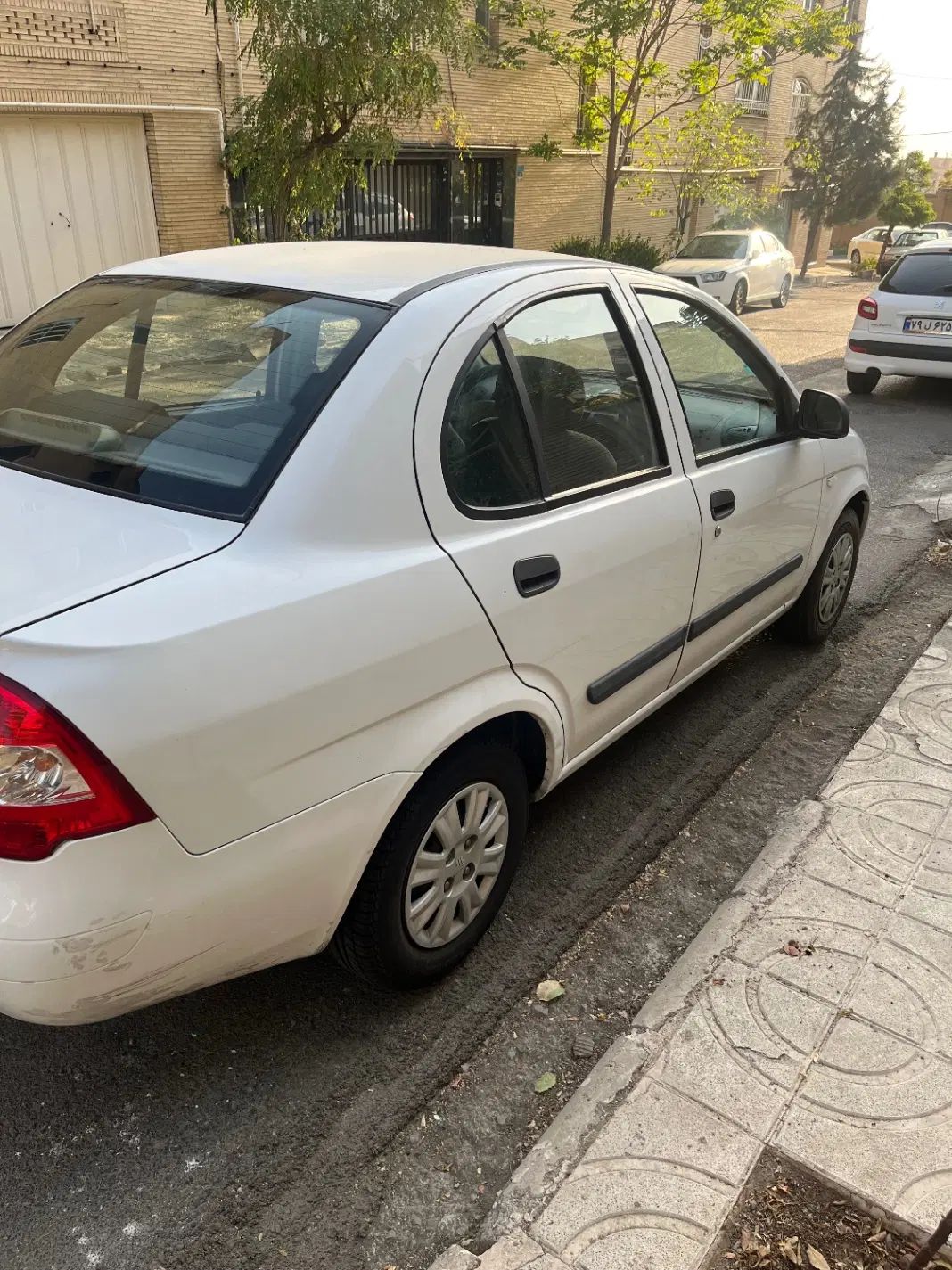 تیبا صندوق دار SX - 1392