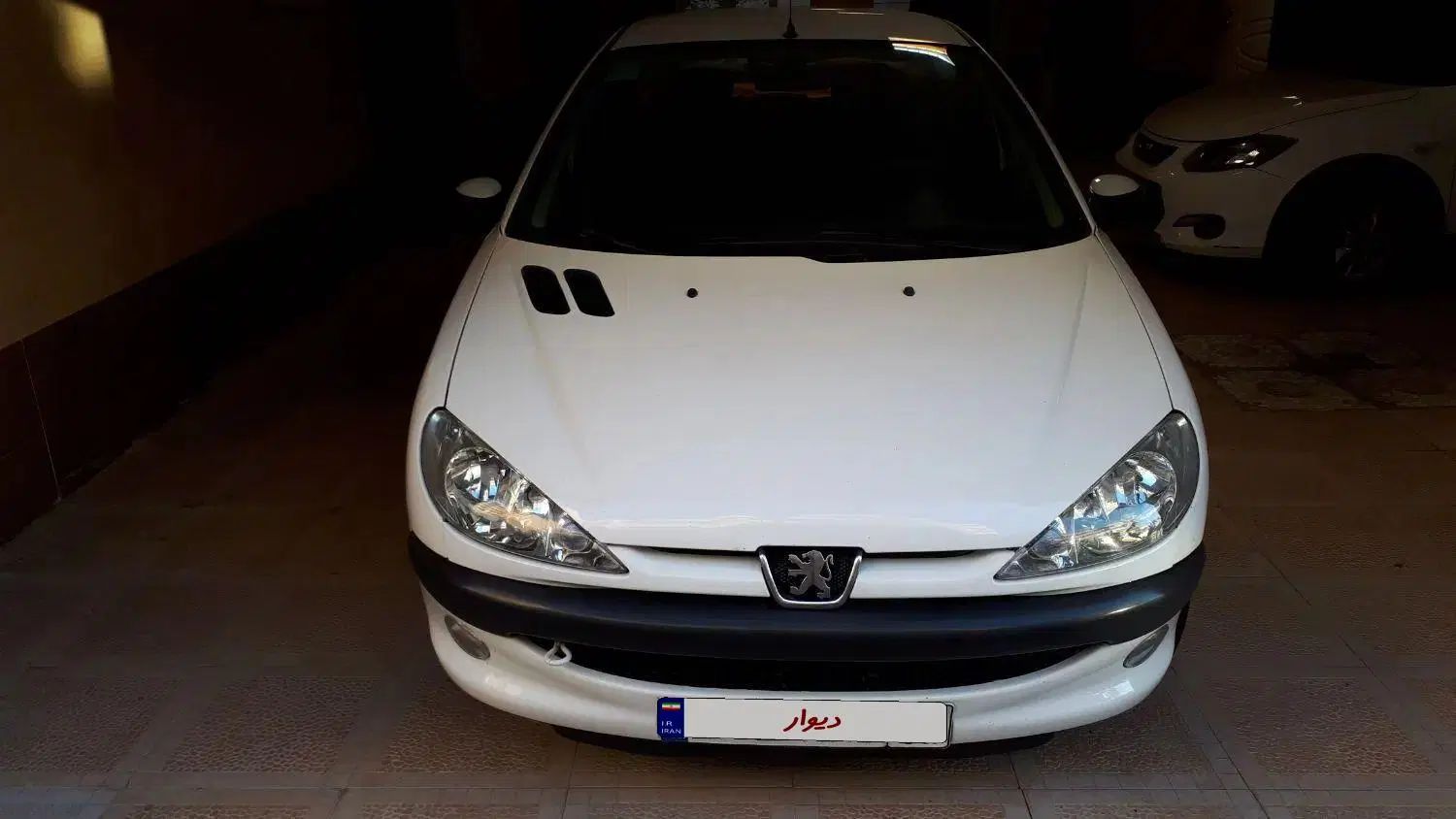 پژو ۲۰۶ صندوق دار v8 - 1393