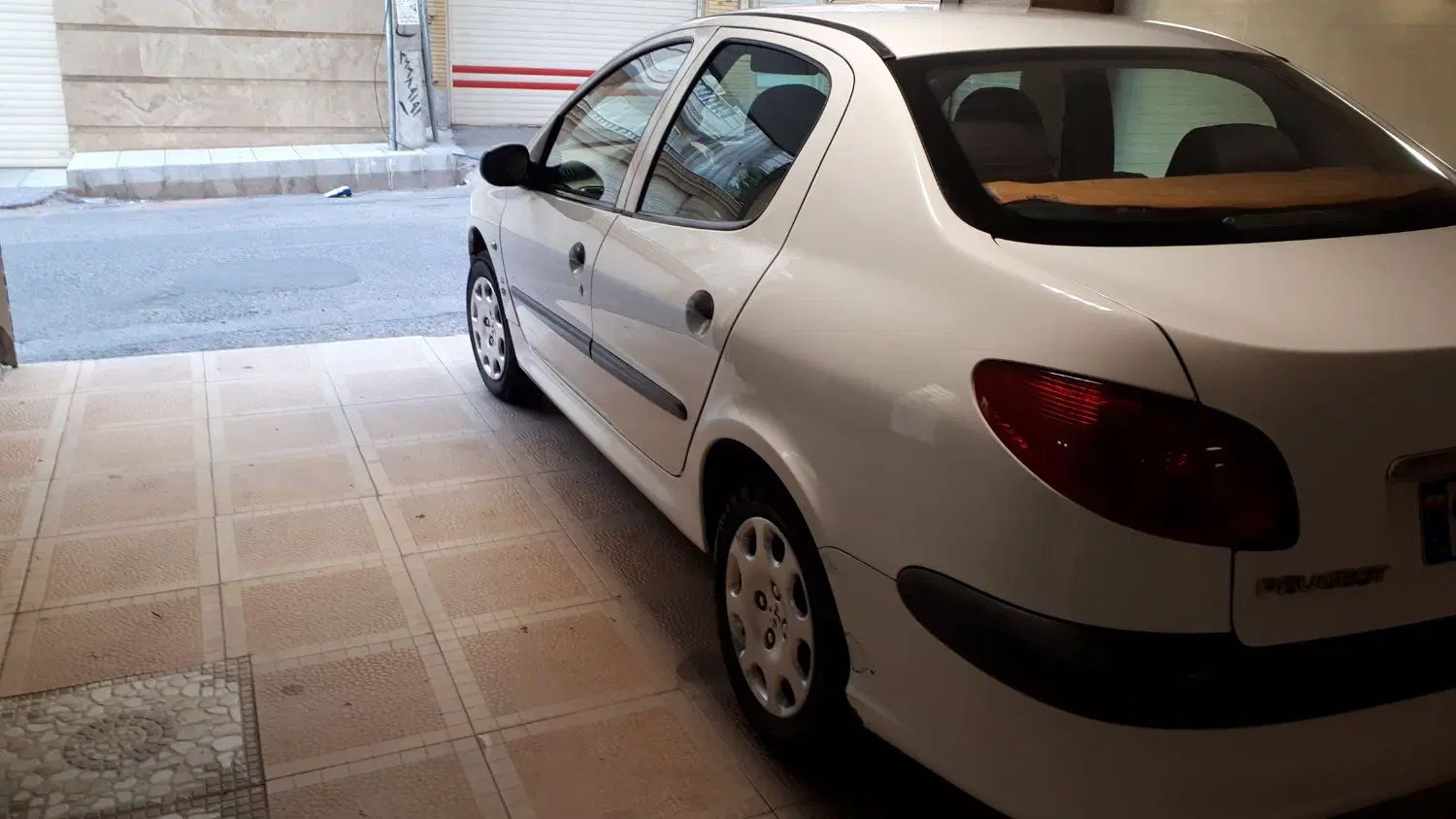 پژو ۲۰۶ صندوق دار v8 - 1393