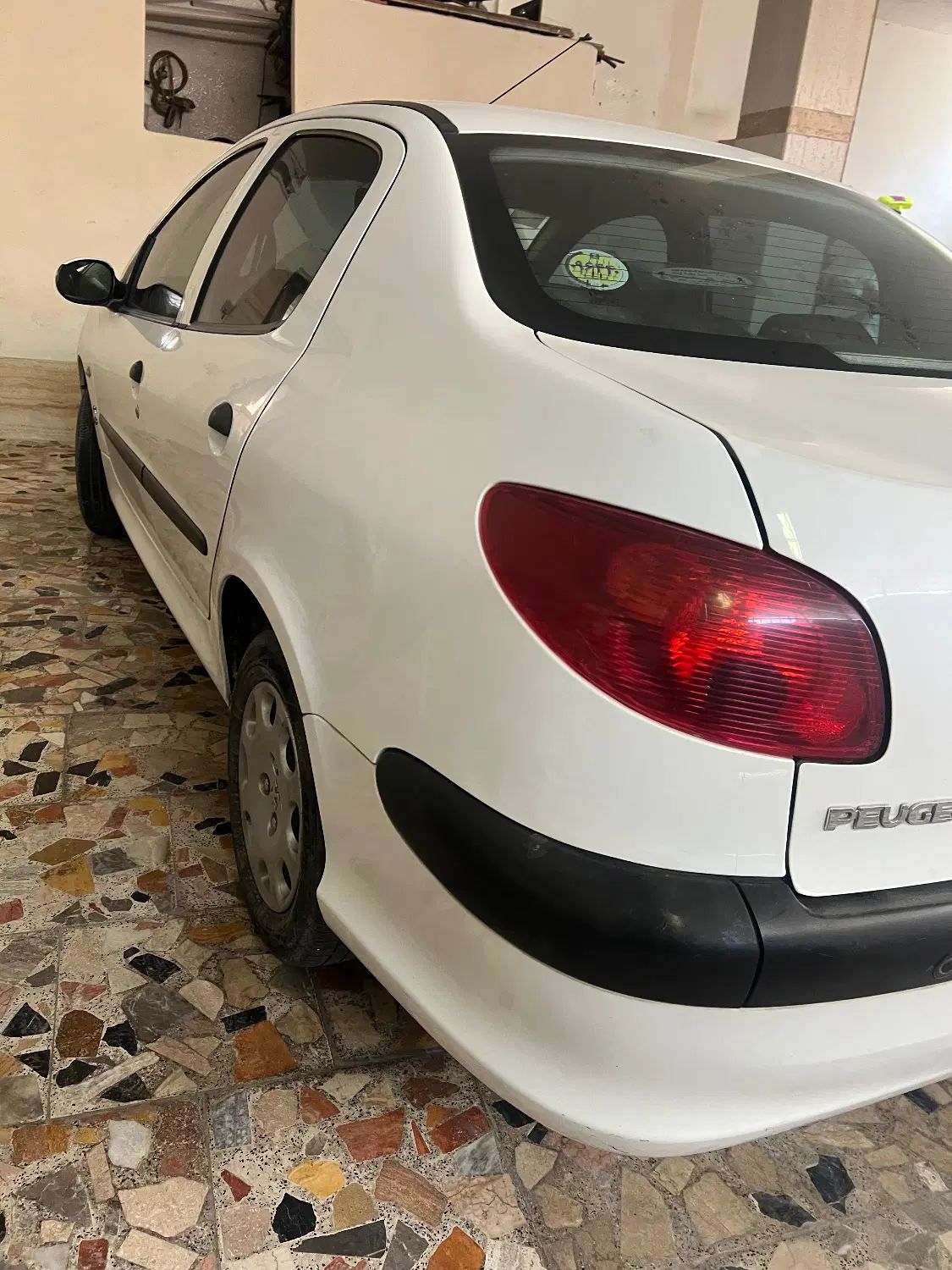 پژو ۲۰۶ صندوق دار v8 - 1398