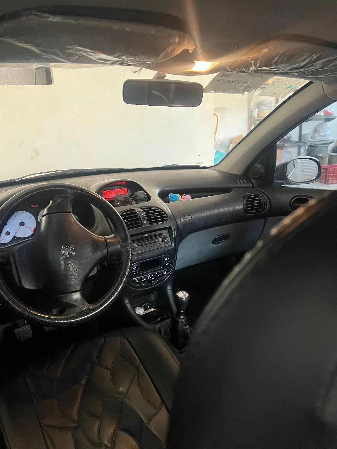 پژو ۲۰۶ صندوق دار v8 - 1398