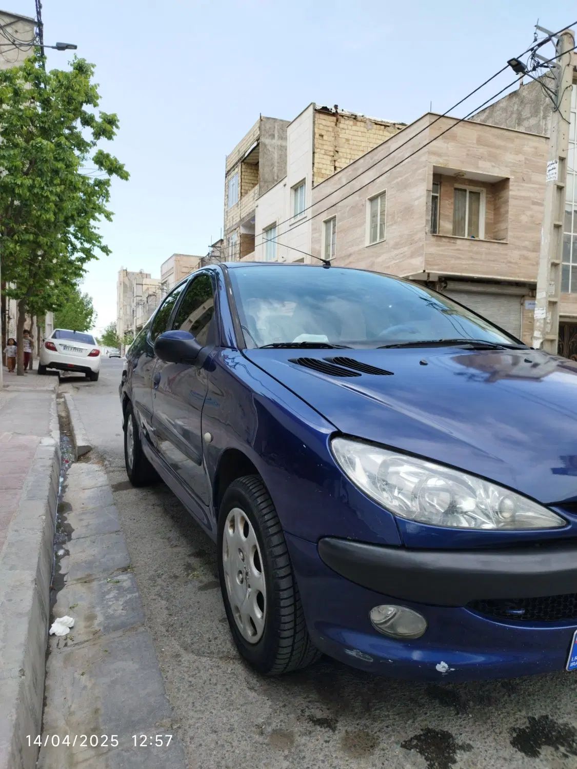 پژو ۲۰۶ صندوق دار v8 - 1394