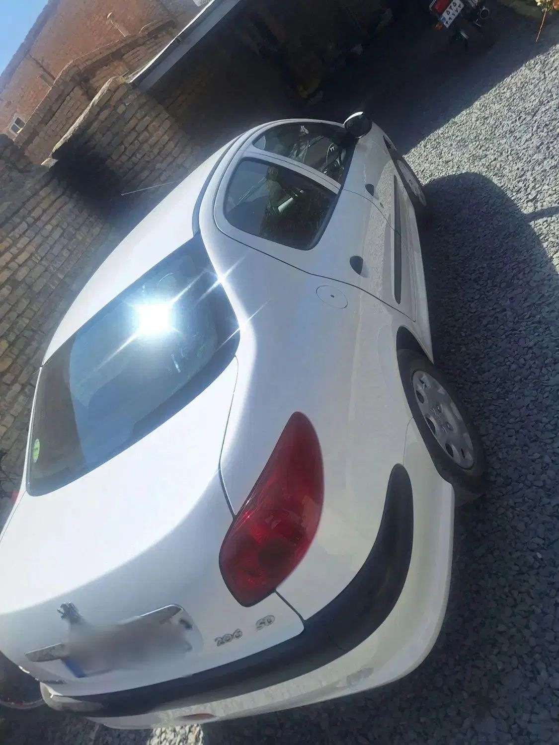 پژو ۲۰۶ صندوق دار v8 - 1399