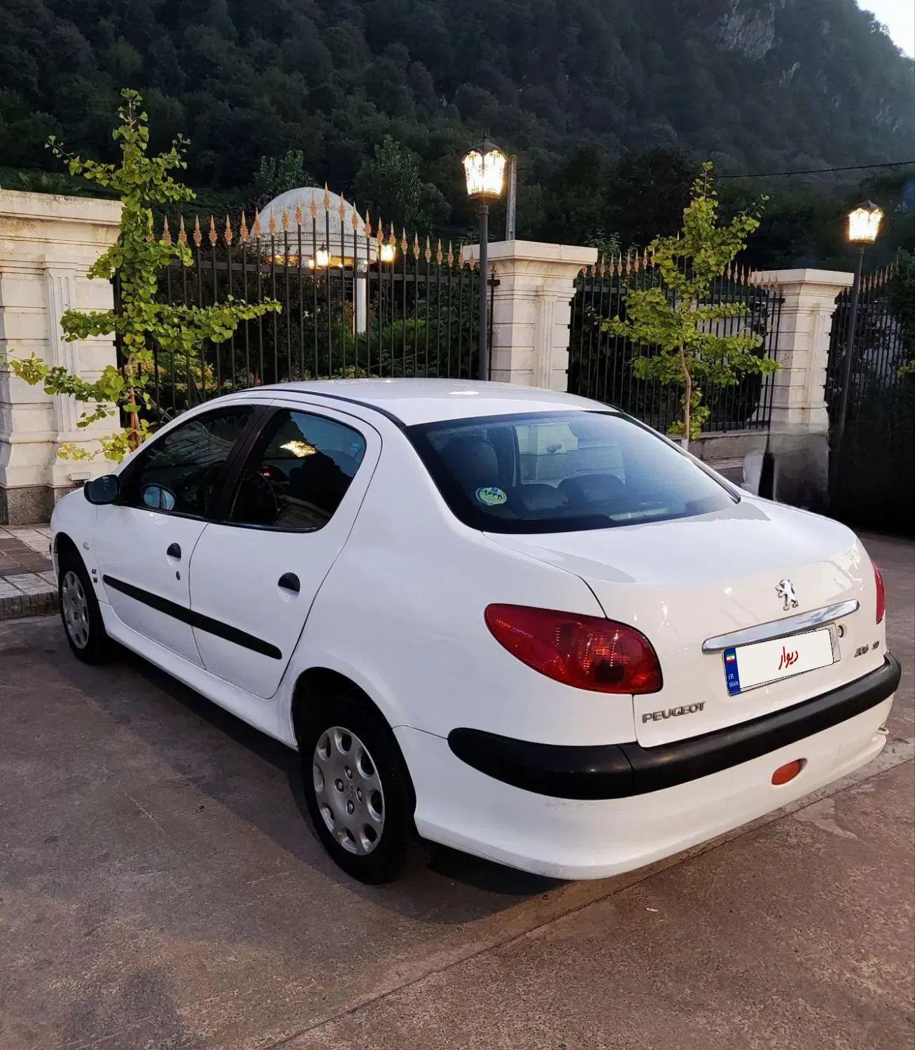 پژو ۲۰۶ صندوق دار v8 - 1391