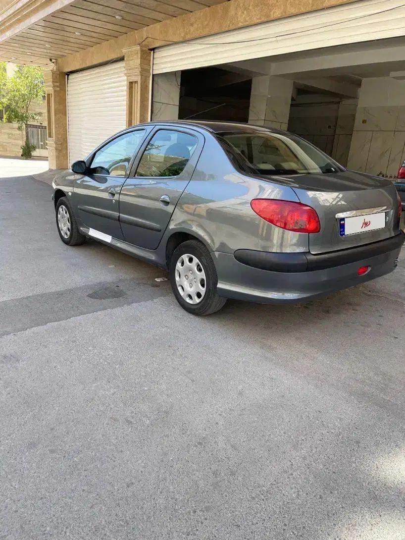 پژو ۲۰۶ صندوق دار v8 - 1390