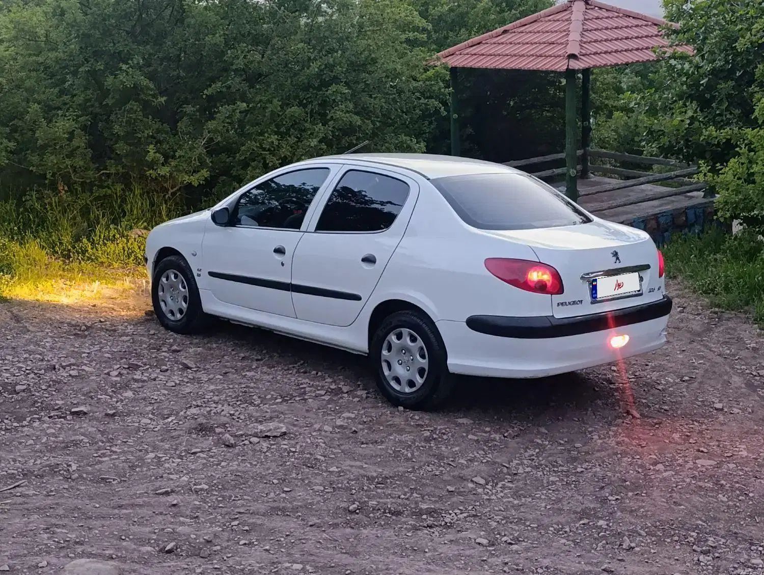 پژو ۲۰۶ صندوق دار v8 - 1394