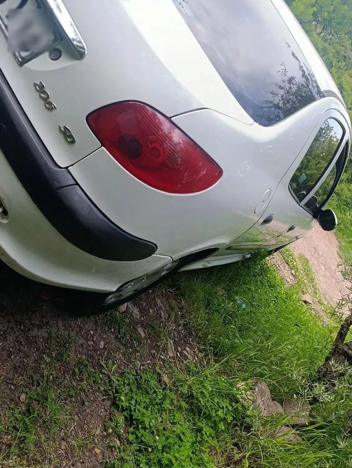 پژو ۲۰۶ صندوق دار v8 - 1394