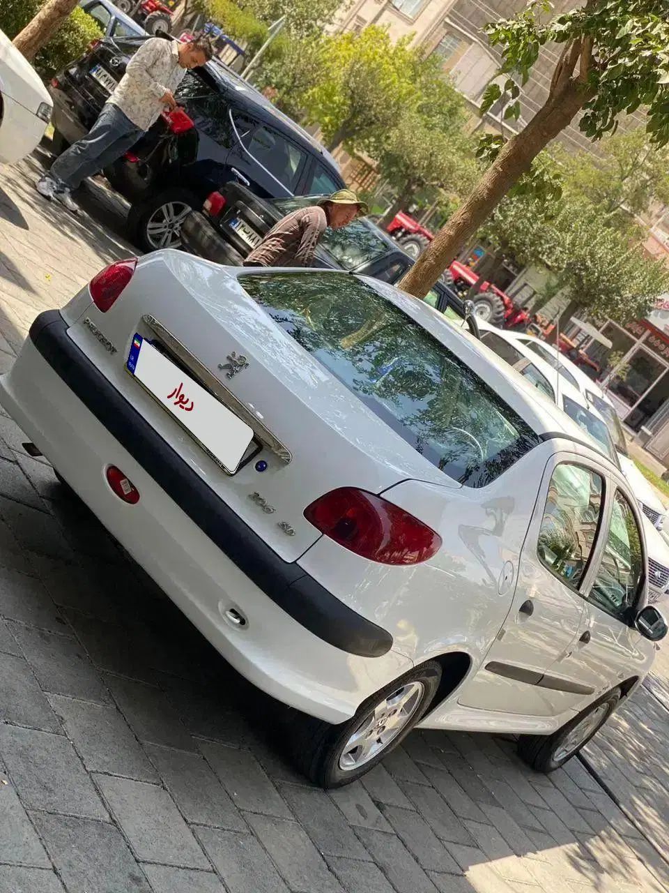 پژو ۲۰۶ صندوق دار v8 - 1399