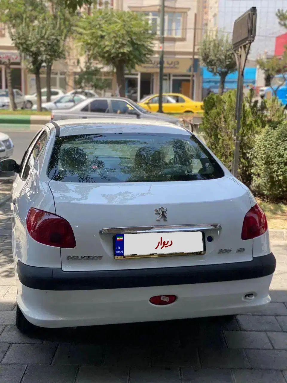 پژو ۲۰۶ صندوق دار v8 - 1399