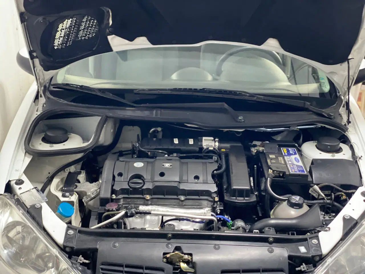 پژو ۲۰۶ صندوق دار v8 - 1399