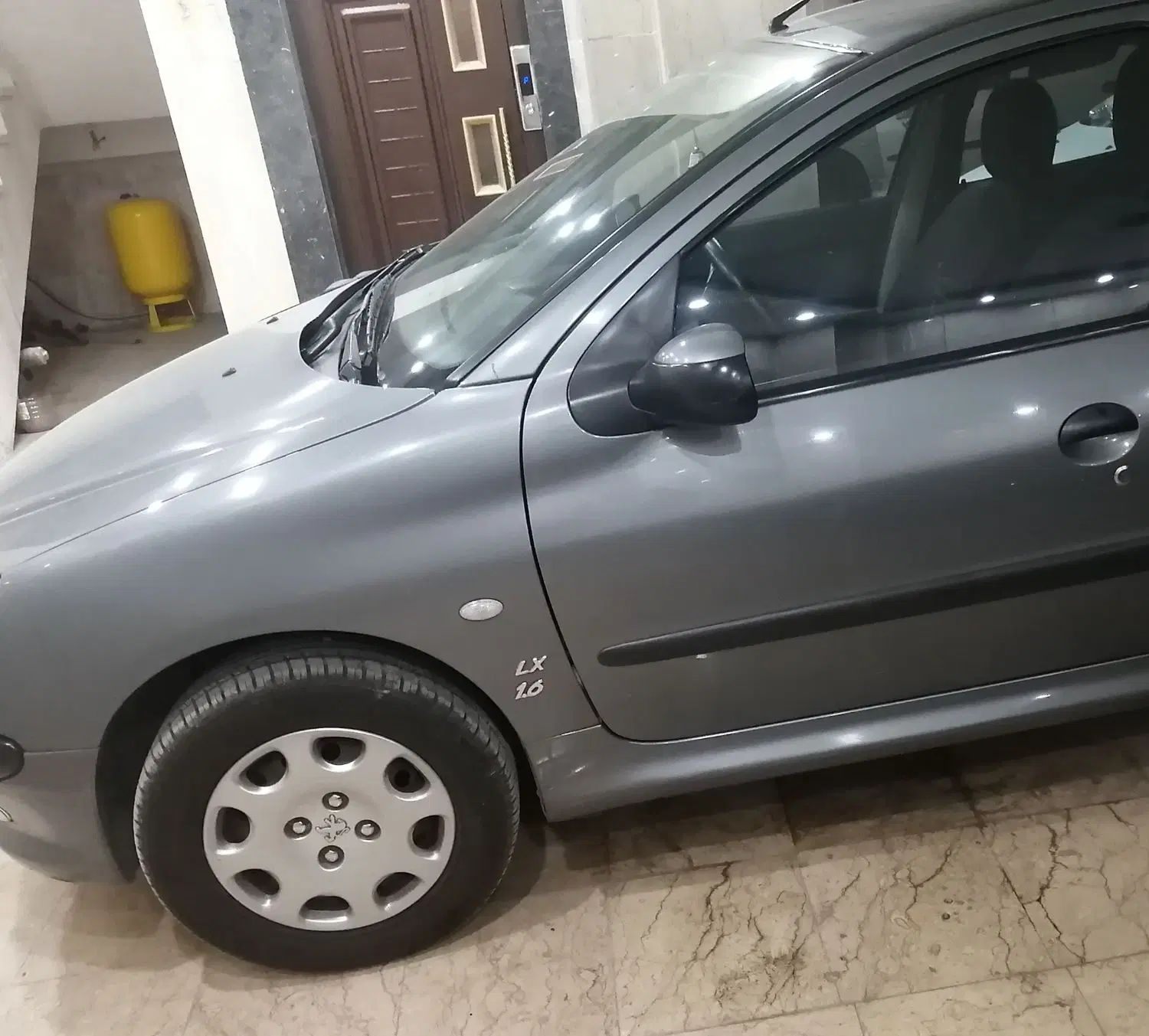 پژو ۲۰۶ صندوق دار v8 - 1396