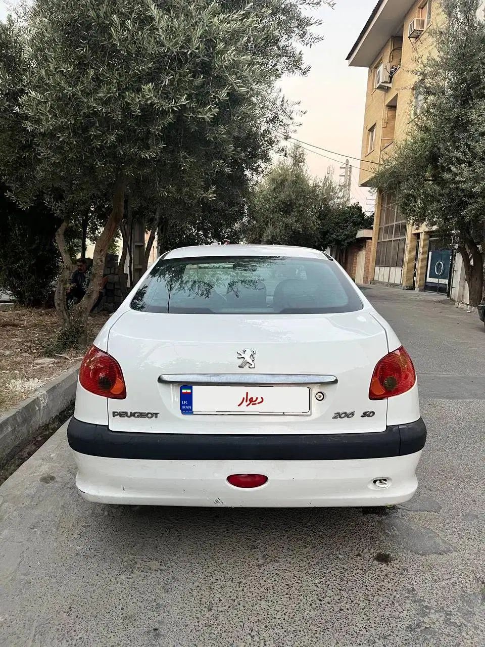 پژو ۲۰۶ صندوق دار v8 - 1392