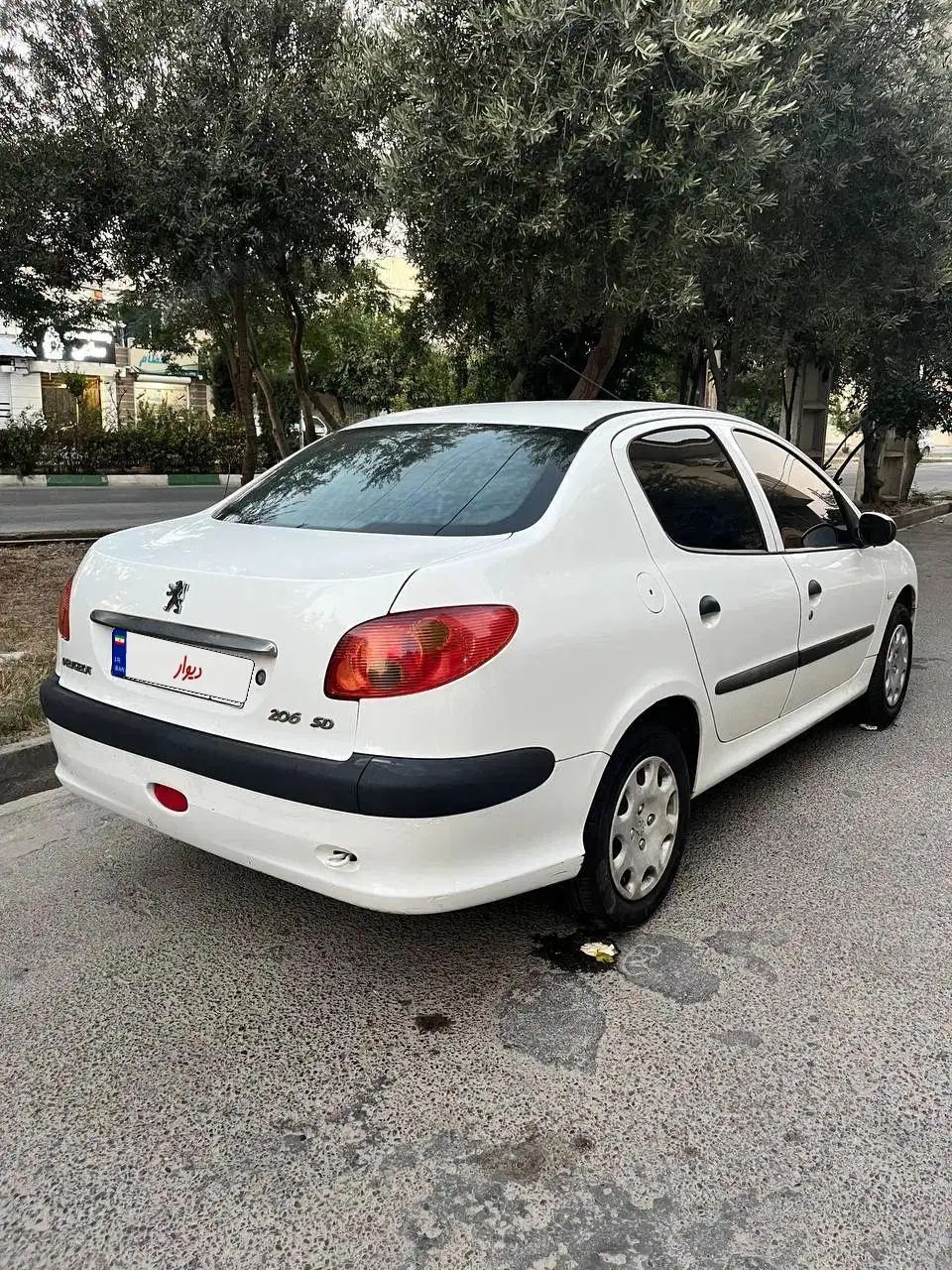 پژو ۲۰۶ صندوق دار v8 - 1392