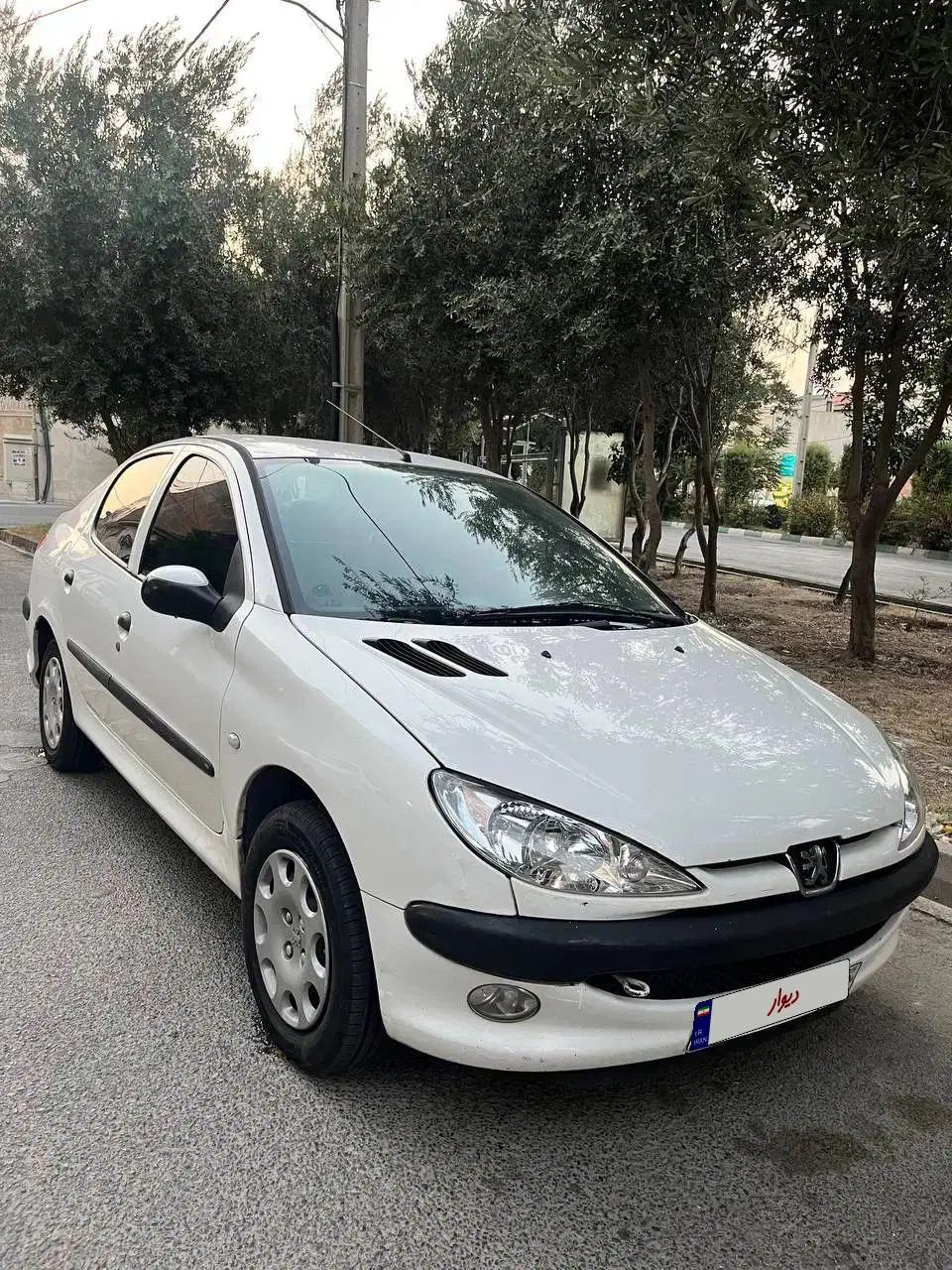 پژو ۲۰۶ صندوق دار v8 - 1392